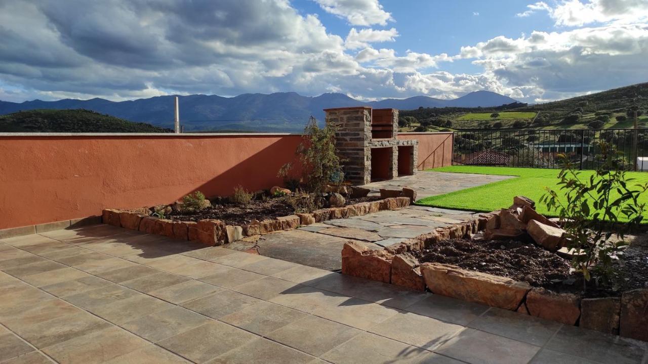 Casa Rural La Colmena Del Geoparque Navatrasierra Eksteriør bilde