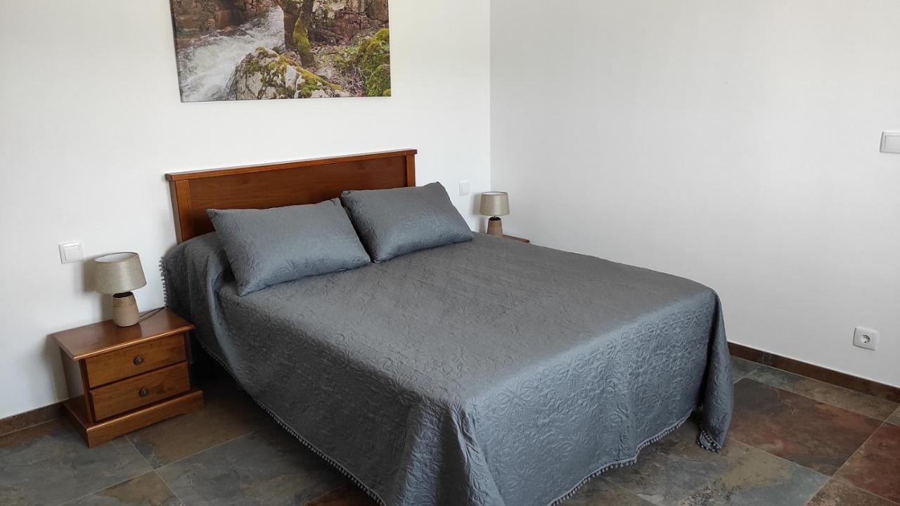 Casa Rural La Colmena Del Geoparque Navatrasierra Eksteriør bilde
