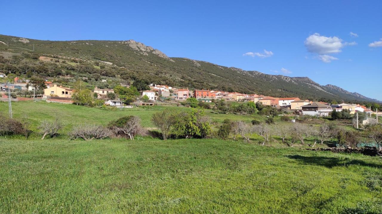 Casa Rural La Colmena Del Geoparque Navatrasierra Eksteriør bilde